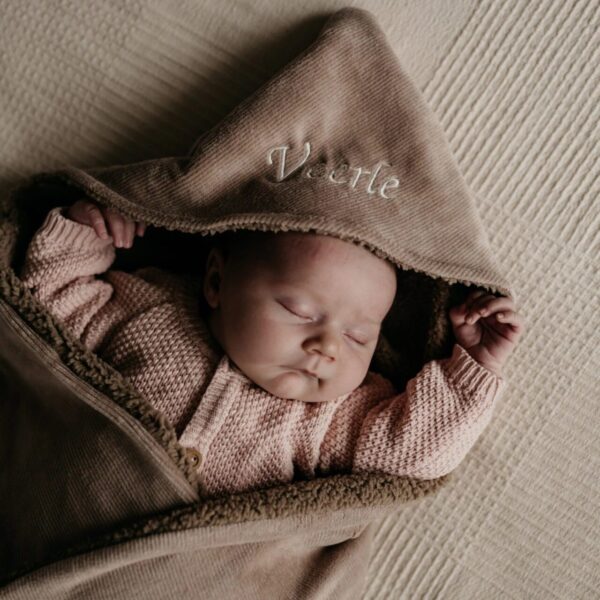 Wikkeldeken katoen met geborduurde naam Vere